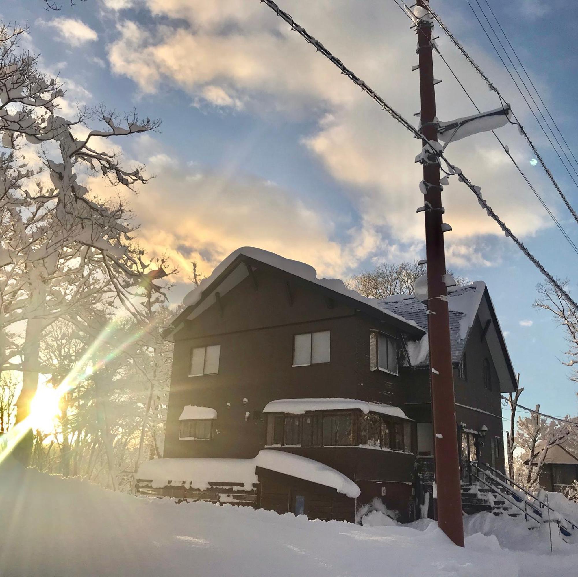 A Short Walk To Akakura Onsen Ski Lift And Town By Japow House Hotel Myoko Buitenkant foto